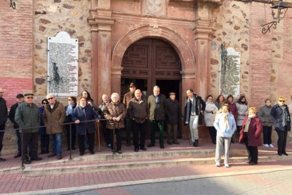 Placas en la fachada del Convento de Herencia