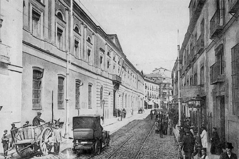 Fachada de la Universidad Central calle San Bernardo [1920-1930]